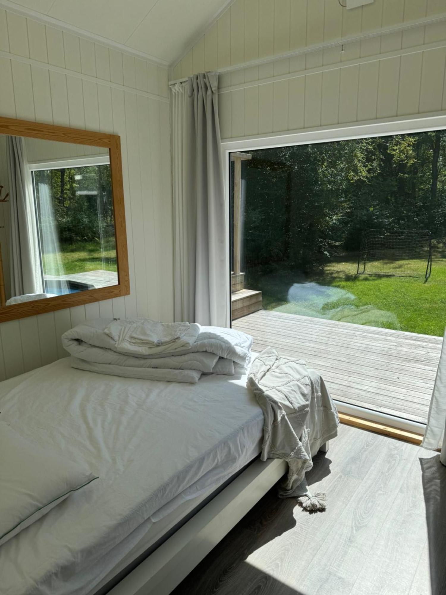 Cabin In The Forest With Spa Bath Västra Torup Exteriör bild